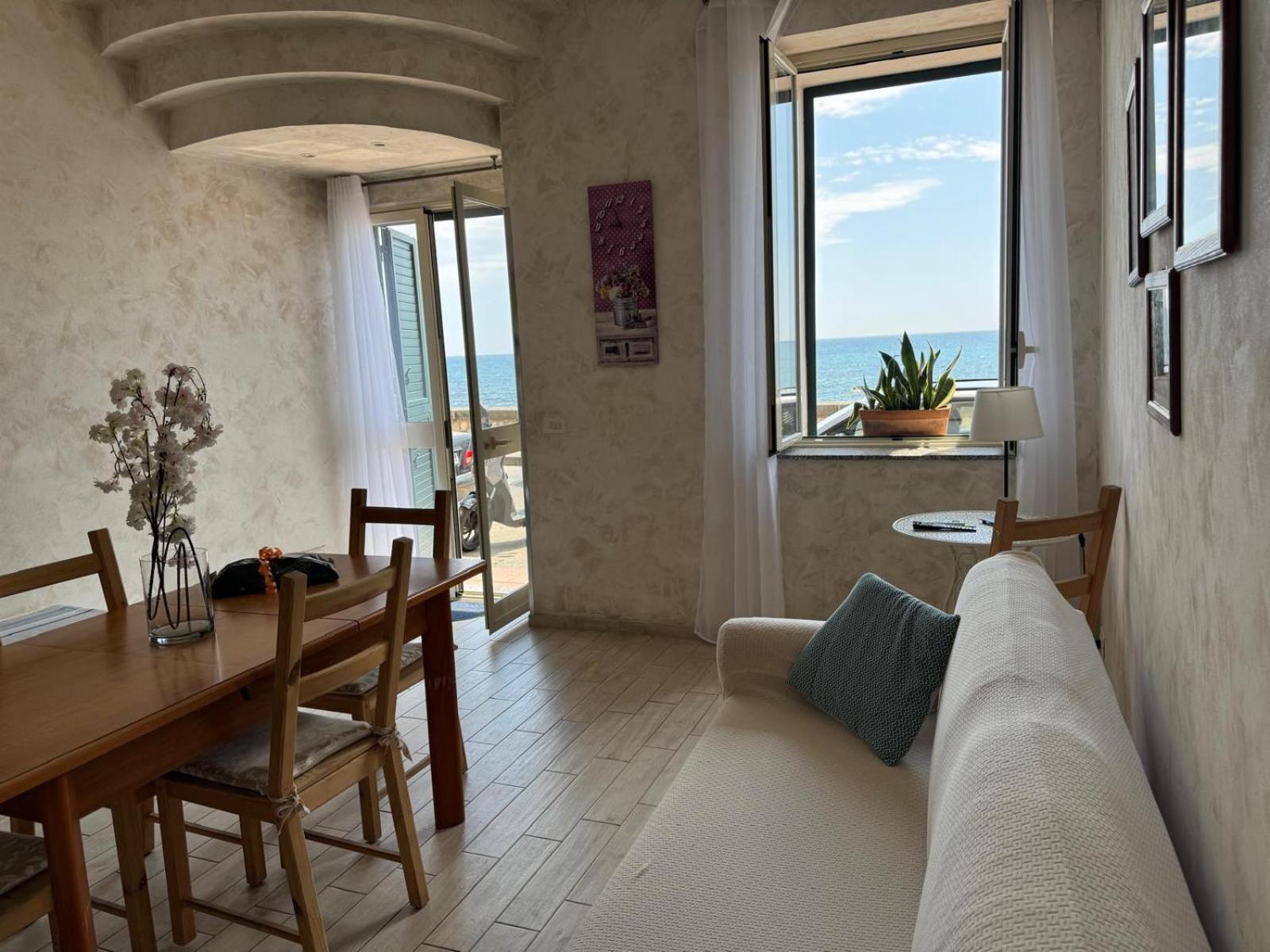 Casa Vacanza Sweet Home Giardini Naxos Kültér fotó